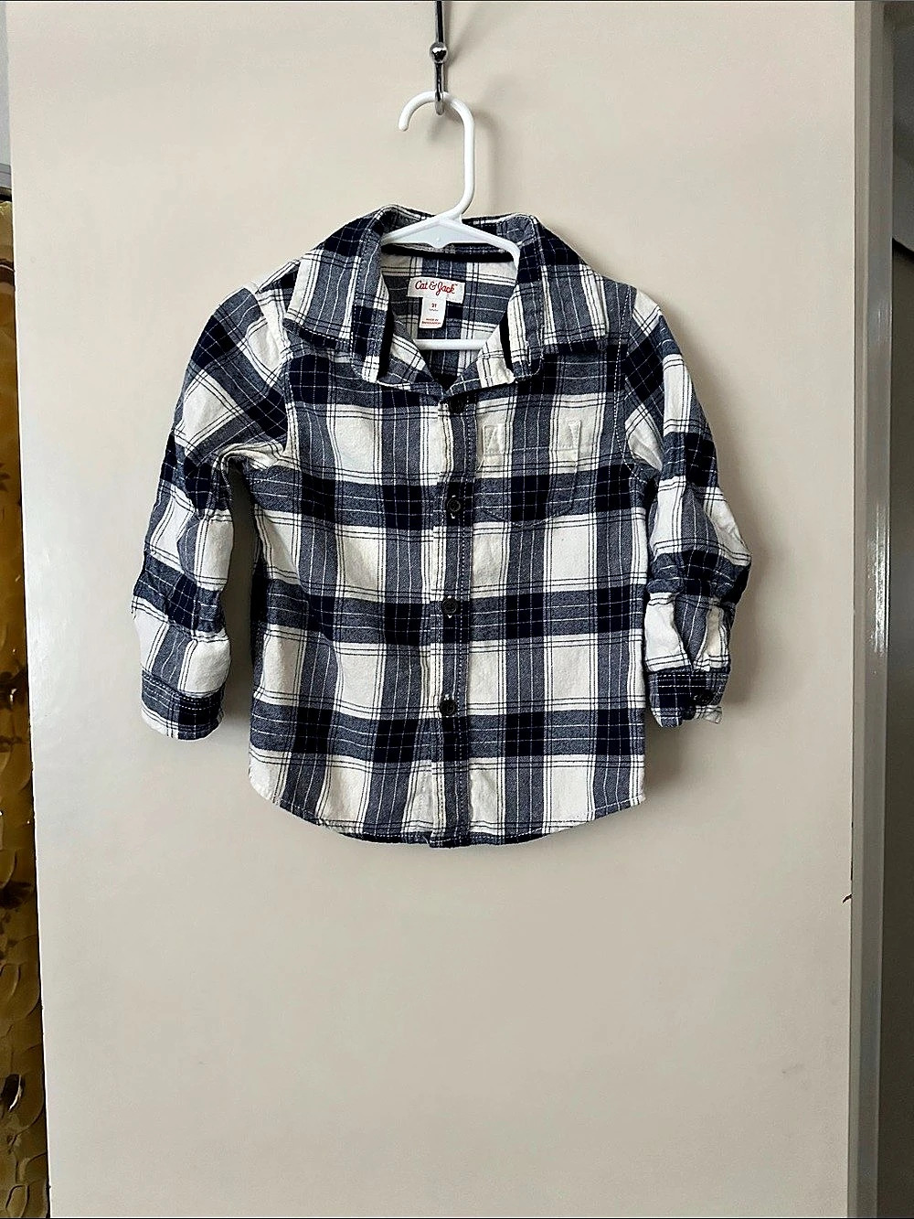 Cat & Jack Plaid Button Down in Blue & White Size 2T Like New
